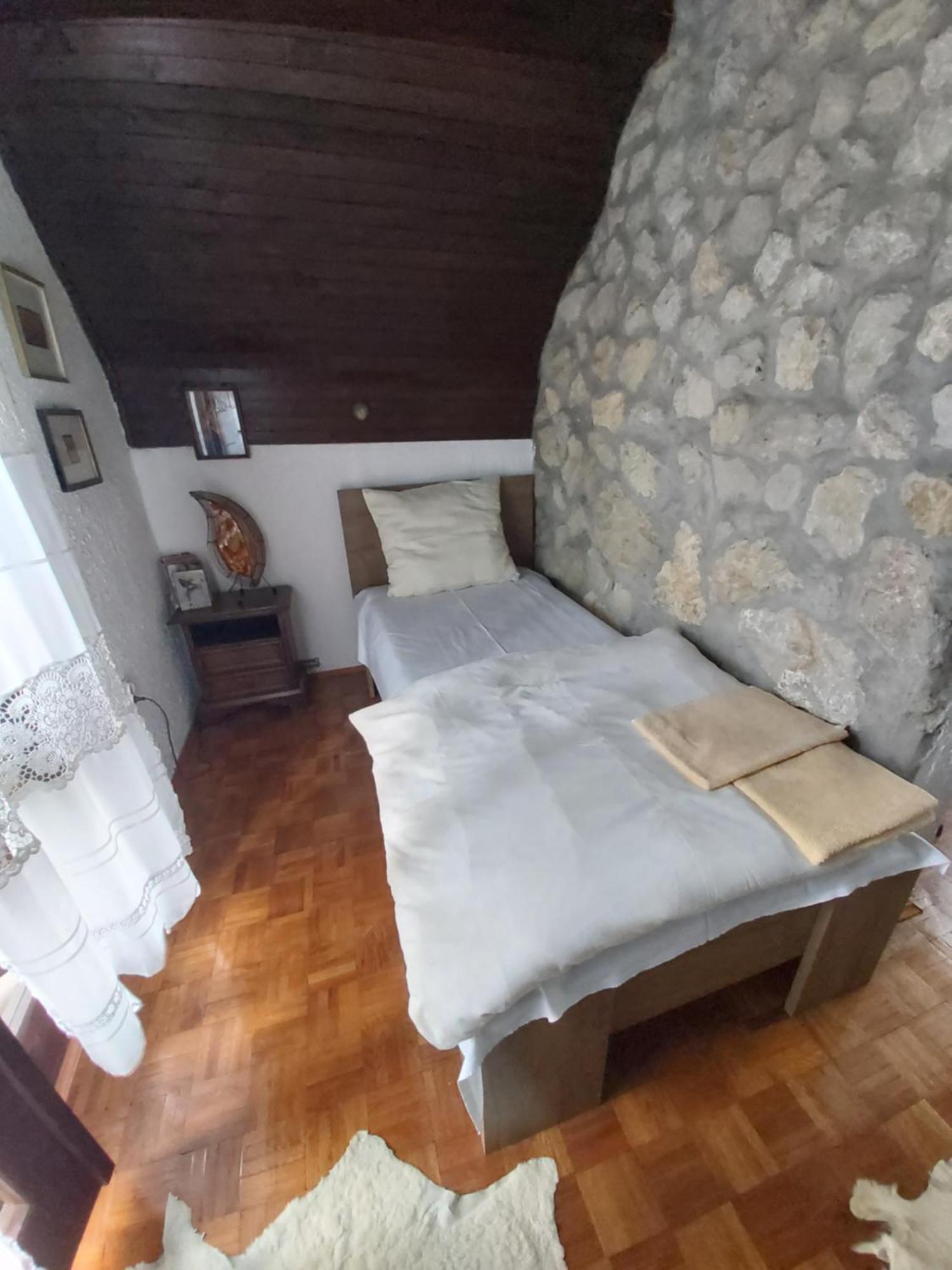 Guesthouse Bajka Vinci Pokoj fotografie