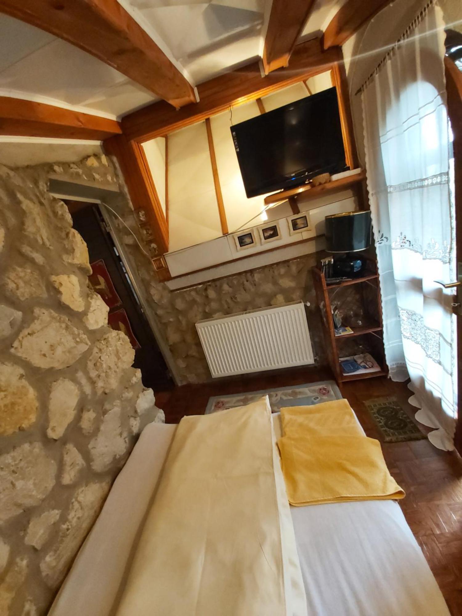 Guesthouse Bajka Vinci Pokoj fotografie